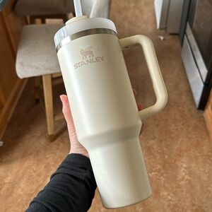 40oz Cream Stanley